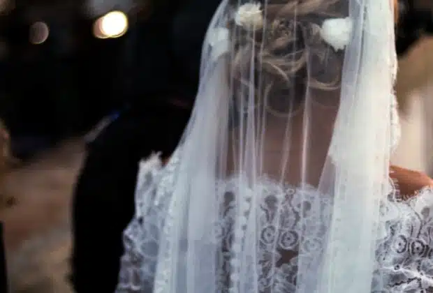 woman wearing wedding veil